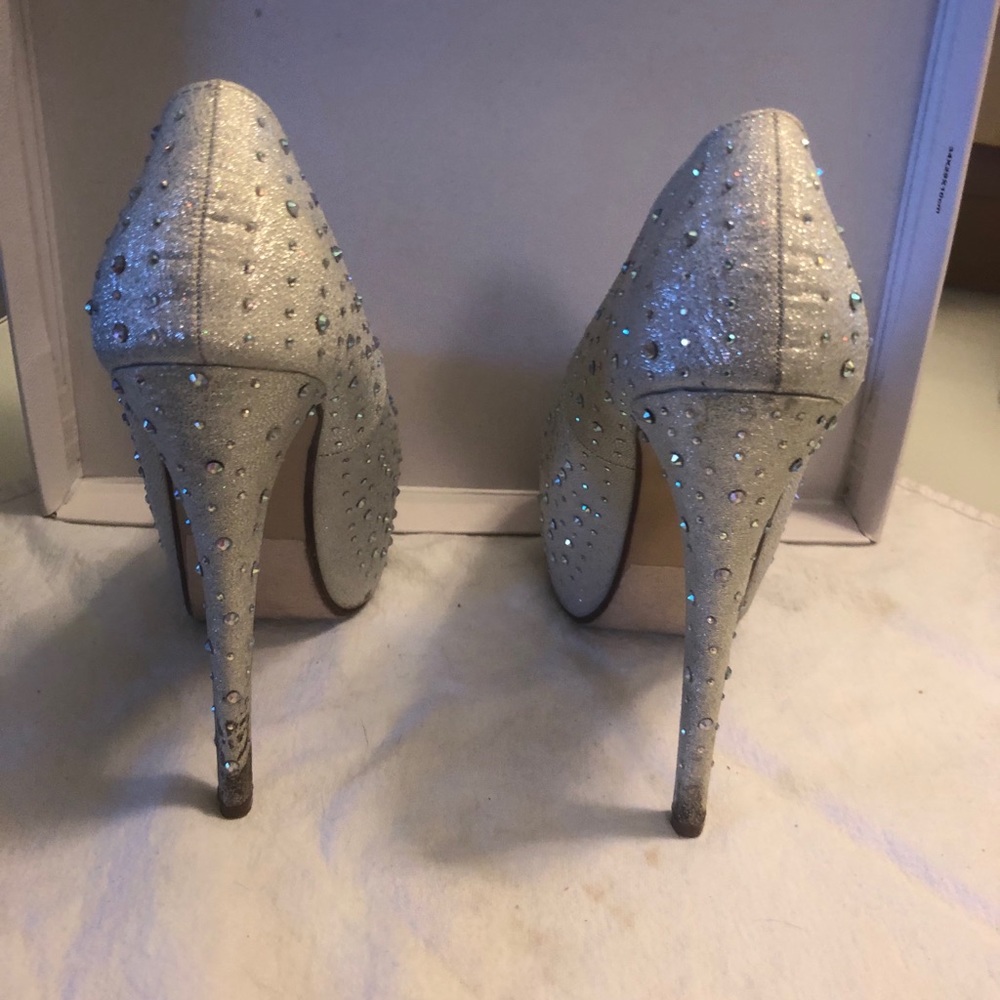Stilettos - Picture 3 of 4